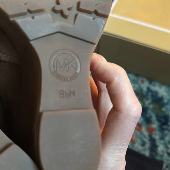 Michael Kors suede boots size 8.5 Brown. Worn one time. - Picture 9 of 13